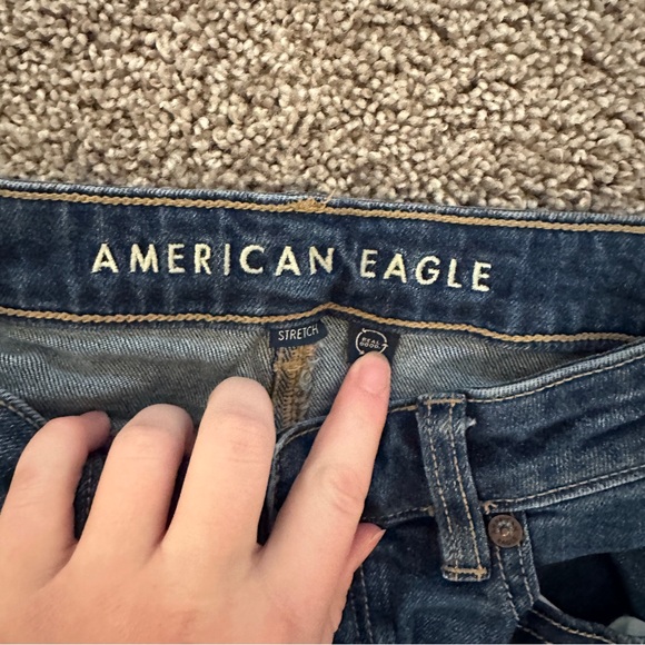 American Eagle Straight Mom Jeans - Picture 3 of 3